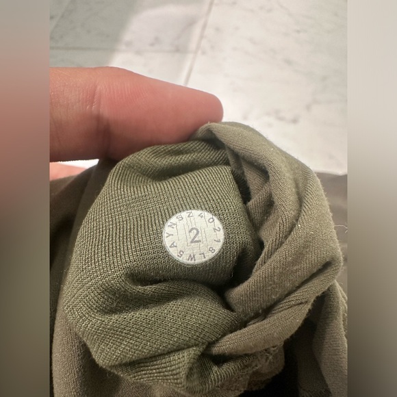 Lulemon aligns leggings size 2 army green - Picture 10 of 10